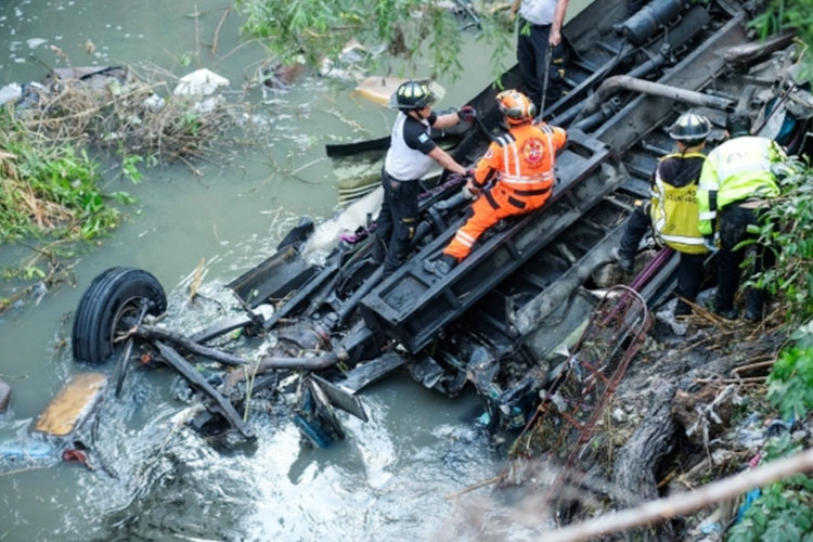 Korban Tewas Bus Masuk Jurang di Guatemala Bertambah Menjadi 55 Orang