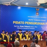 UII Kukuhkan Dua Guru Besar Bidang Manajemen Pemasaran dan Ekonomi Kelembagaan