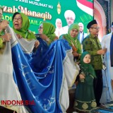 Khofifah Terima Ijazah Kiswah Makam Syekh Abdul Qadir Al Jailani