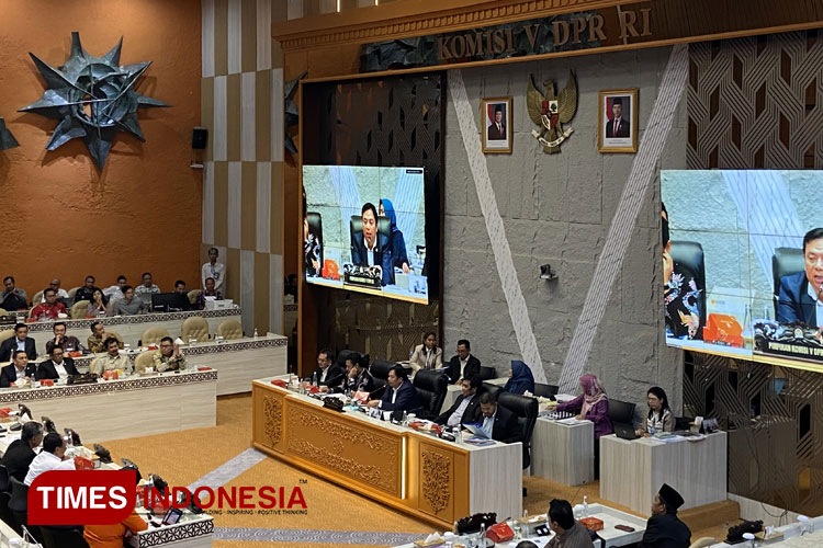 Komisi V DPR Tekankan Mitra untuk Memitigasi PHK PPPK