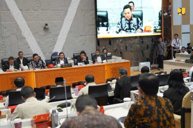 Raker Efisiensi Anggaran Bersama Komisi V DPR RI, Menteri PU: Pembangunan Infrastruktur Terus Lanjut