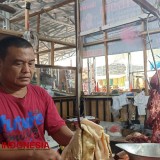 Dampak Wabah PMK, Omzet Penjualan Daging Sapi di Pasar Banyuwangi Anjlok