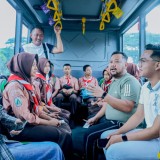 Naik Transportasi Umum, Bupati Gus Yani Ajak Siswa Berkunjung ke Gresik Universal Sains