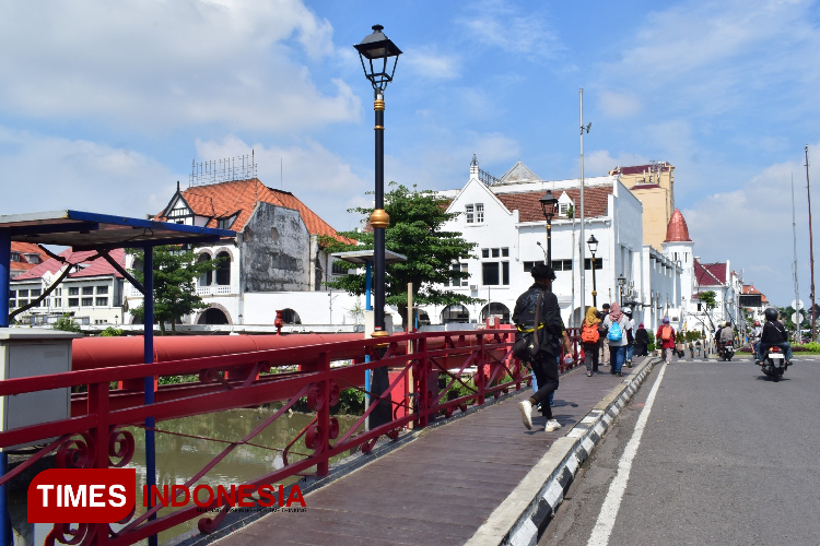 Menyeberangi Jembatan Merah, Landmark Kota Surabaya yang Kini Jadi Tujuan Wisata