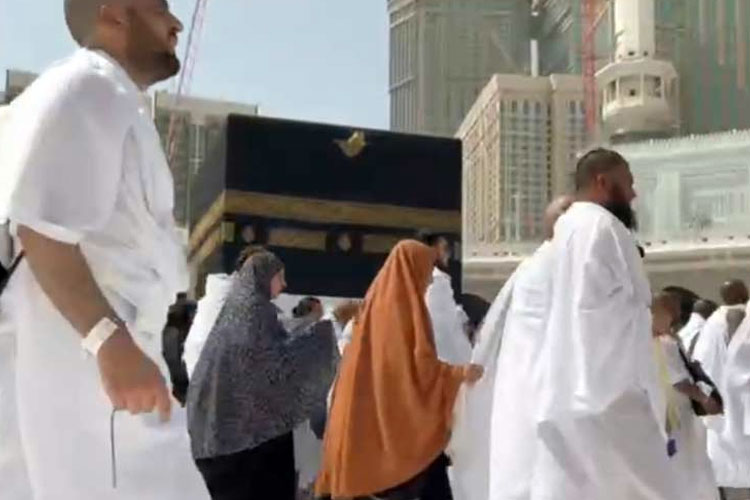 Jemaah umroh melaksanakan ibadah di Masjidil Haram. (Foto: MCH 2024 Kemenag RI)