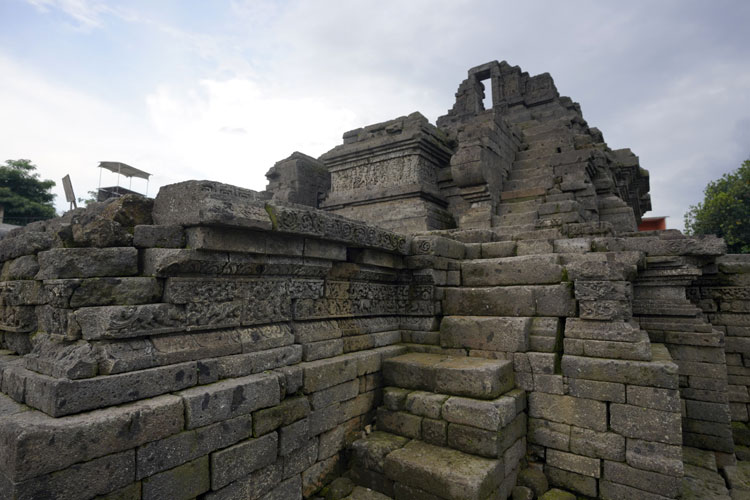 Tampak bangunan struktur Candi Jago Tumpang Kabupaten Malang, yang dinilai butuh restorasi. (Foto-foto: Humas Kemenbud)