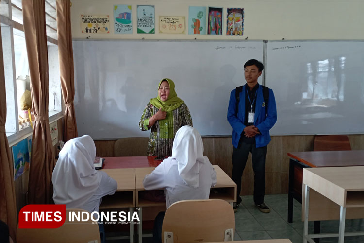 Metode Oral, Cara Guru SLB di Pacitan Atasi Siswa Tunarungu