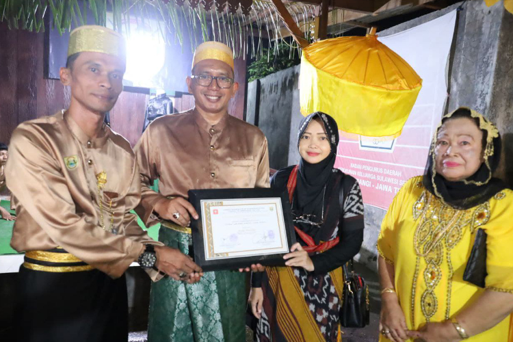 Dandim 0825 Banyuwangi Dapat Anugerah Gelar Kehormatan Daeng Makkulau dari Suku Bugis Mandar