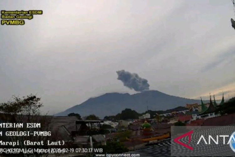 Gunung Marapi Semburkan Erupsi, Beberapa Wilayah Alami Hujan Abu