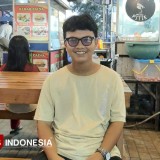 Keren, Mahasiswa Ini tak Malu Berjualan Bakso Cuanki di Alun-Alun Parigi Pangandaran