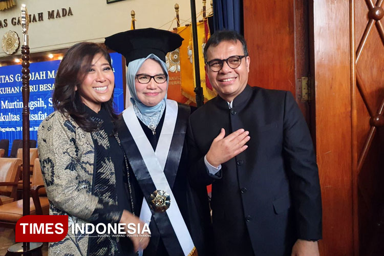 Kaji Filsafat Pendidikan dan Kecerdasan Buatan, Siti Murtiningsih Raih Guru Besar di UGM