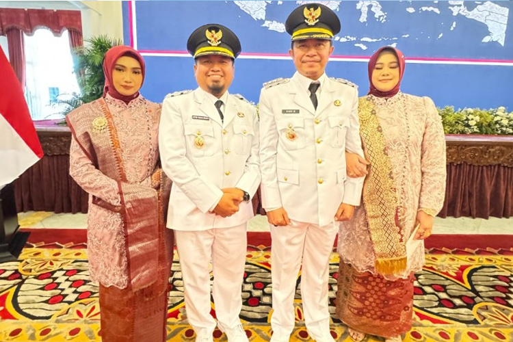 Bupati Bondowoso Abdul Hamid Wahid (kanan) dan Wabup Bondowoso As'ad Yahya Syafi'i (FOTO: H Abdul Hamid Wahid for TIMES Indonesia)
