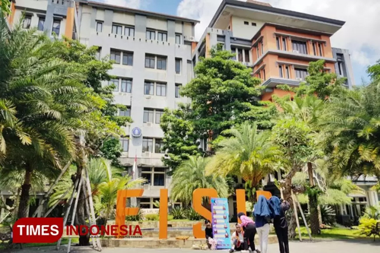 Kampus FISIP Universitas Brawijaya Malang. Menteri Pendidikan Tinggi, Sains, dan Teknologi Brian Yuliarto, memastikan bahwa biaya Uang Kuliah Tunggal (UKT) bagi mahasiswa tidak mengalami kenaikan. (foto: dok TIMES Indonesia)