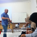 Balai Bahasa Universitas Negeri Malang Gelar Kelas Percakapan dengan Penutur Asli Asal AS