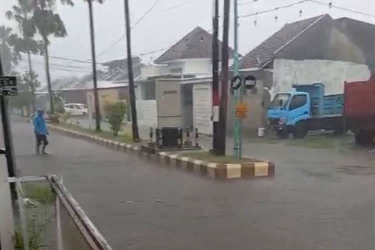 Perumahan di Banyuwangi banjir saat hujan. (FOTO: Dok. TIMES Indonesia)