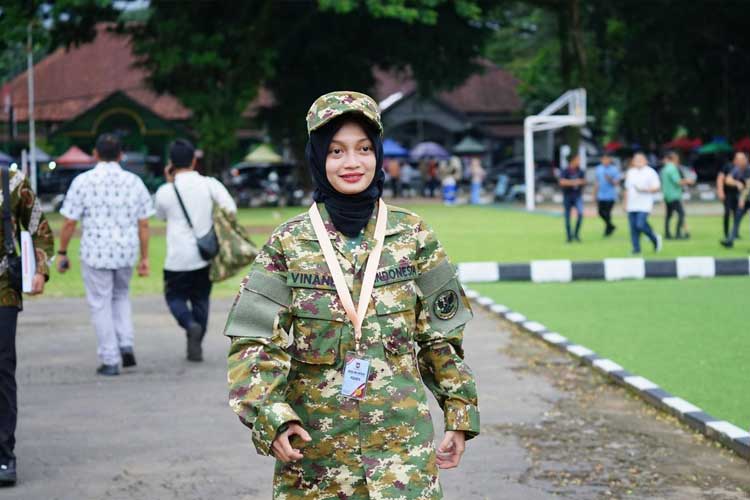 Walikota Kediri tampil fresh mengenakan setelan TNI (Foto: Protokol dan Komunikasi Pimpinan Sekretariat Daerah Kota Kediri)