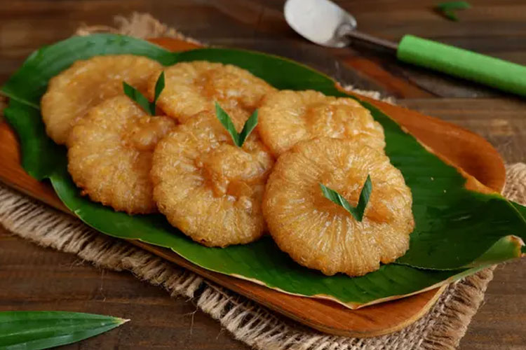 Jajanan Pasar Kue Cucur yang Jadi Simbol Kemakmuran