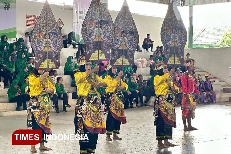 Pesona Tari Kolosal Peringati HUT ke 79 Persit: Merajut Tradisi, Melestarikan Budaya