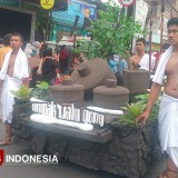 Kelurahan Tlogomas Lestarikan Tradisi Bersih Desa Melalui Karnaval Budaya