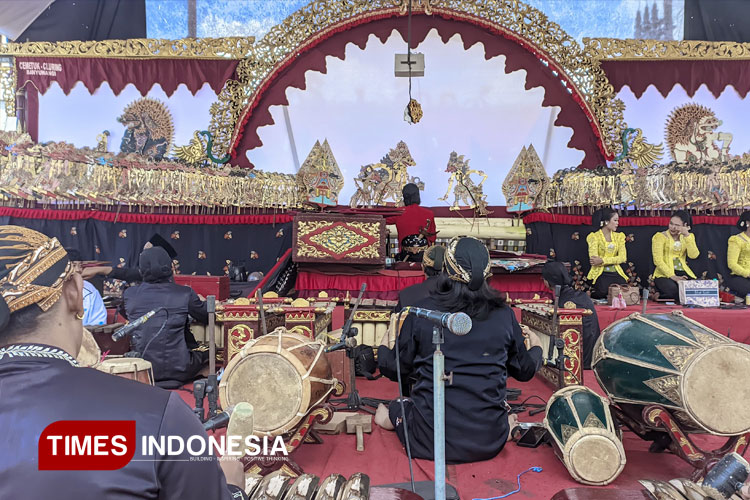 Rangkaian Ultah, Kelenteng Hoo Tong Bio Banyuwangi Nanggap Wayang Kulit Semalam Suntuk