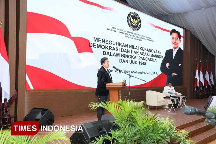 Menko Bidang Hukum, Hak Asasi Manusia, Imigrasi, dan Pemasyarakatan Yusril Ihza Mahendra, hadir sebagai pembicara dalam Retret Pembekalan Kepala Daerah yang berlangsung di Magelang, Jawa Tengah. (FOTO: dok TIMES Indonesia)