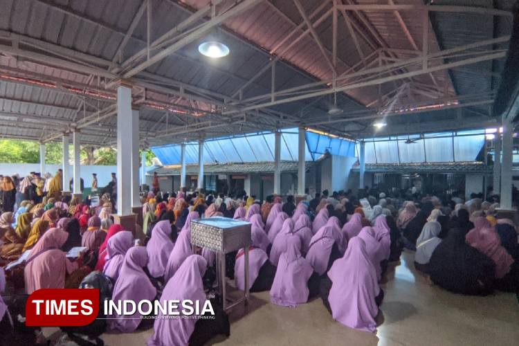 makam-dan-Masjid-Tegalsari-Ponorogo.jpg