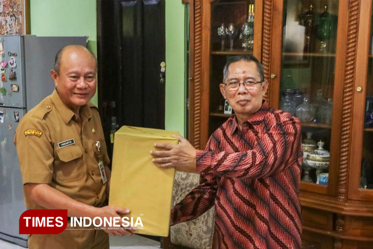 mengunjungi-mantan-Bupati--Banjarnegar-2.jpg