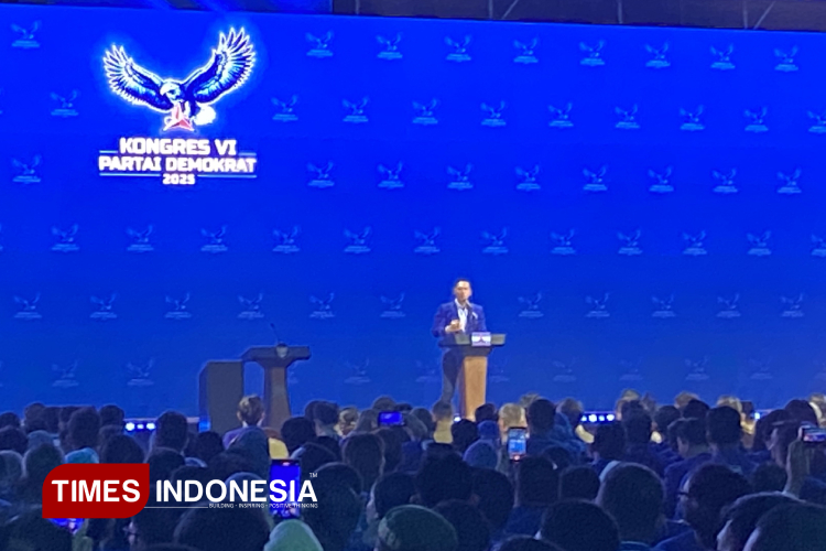 Ketua Umum Partai Demokrat, Agus Harimurti Yudhoyono (AHY) ketika pidato di penutupan Kongres VI Partai Demokrat di di Ritz Carlton, Jakarta, Selasa (25/2/2025). (FOTO: Farid Abdullah/ TIMES Indonesia).