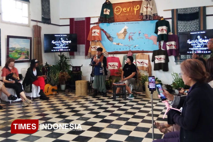 Mason Art Gallery Malang, Saksi Kolaborasi Unik Seni Rupa dan Wastra Indonesia