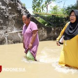 Banjir Kali Lamong Gresik: Warga Mulai Dievakuasi, Pemkab Dirikan Dapur Umum