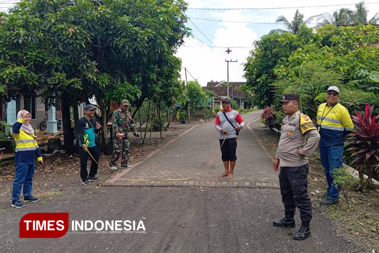 PT BSI Paving Jalan 56, Warga Pesanggaran Banyuwangi Suka Cita