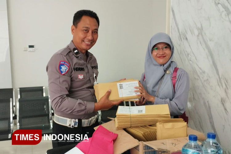 Satlantas Polresta Banyuwangi Kirim Ratusan ‘Surat Cinta’ Kepada Pelanggar Lalu Lintas