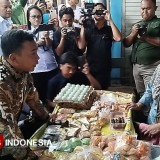 Luncurkan Program Grebek Pasar, Mendukbangga Tanya Pedagang Soal Utang