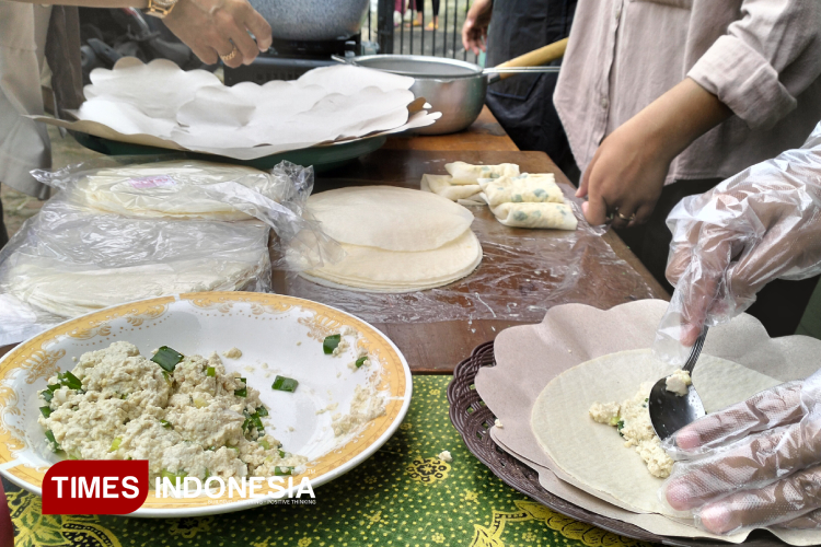 Ratusan-Martabak-Tahu-Produksi-Siswa-Difabel-Banjir-Pesanan-b.jpg