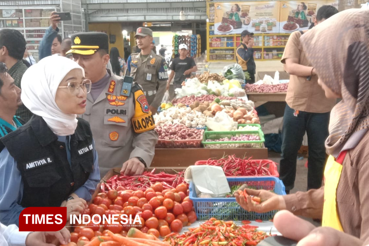 Sidak pasar jelang Ramadhan oleh Forkopimda Kota Malang. (Foto: Rizky Kurniawan Pratama/TIMES Indonesia)