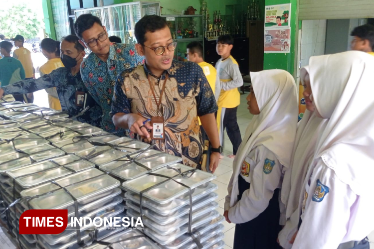 Ombudsman RI Temukan Makanan Basi Saat Evaluasi Program MBG di Surabaya