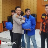 Baksos Polri Presisi, Polres Majalengka Bagikan Paket Sembako untuk Mahasiswa dan Warga