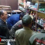 Jelang Ramadan, Ratusan Botol Miras Disita Satpol PP Kota Malang