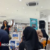 Penulis J.S. Khairen Berbagi Tips dan Sapa Penggemar di Gramedia Kayutangan Malang