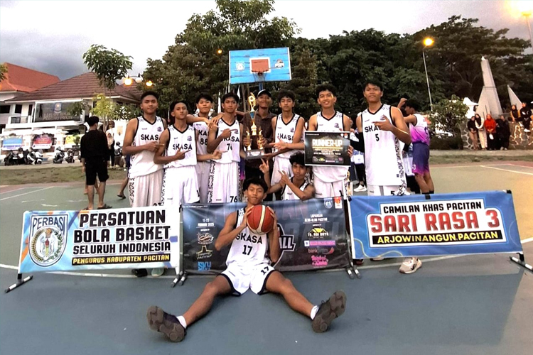 SMKN 1 Pacitan Raih Posisi Runner-Up di Pacitan Basketball League 2025