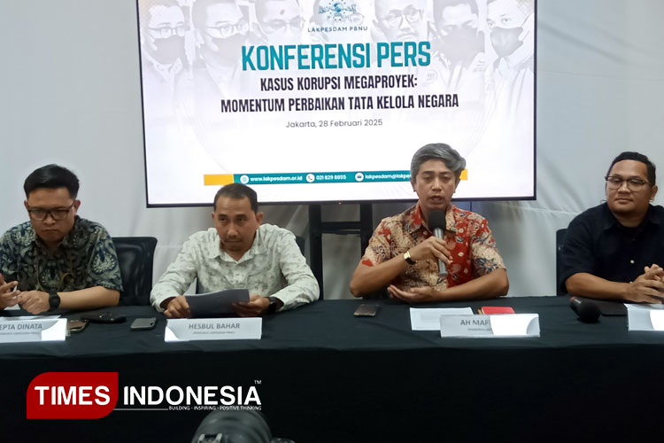 Lakpesdam PBNU saat melakukan konferensi pers di Jakarta Selatan, mengenai RUU Perampasan Aset Hasil Tindak Pidana. (FOTO: Moh Ramli/TIMES Indonesia)