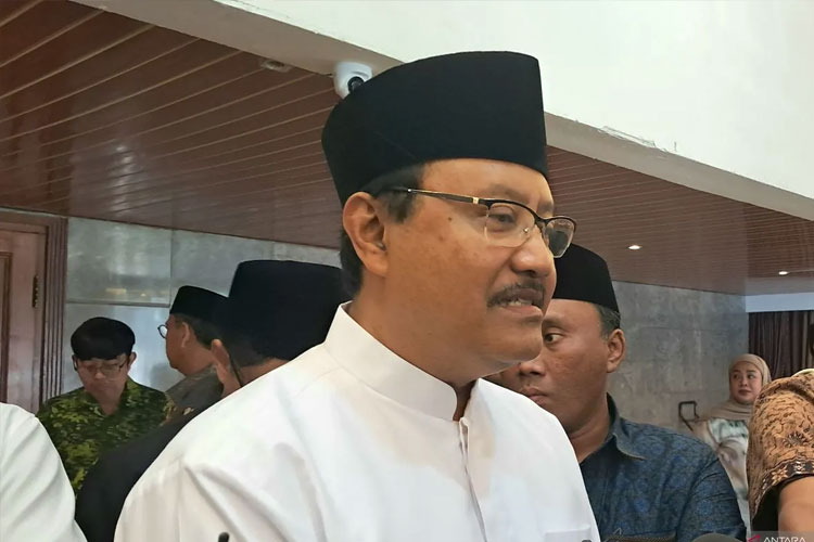 Mensos Gus Ipul saat ditemui di Kantor Kemensos, Jakarta, Jumat (28/2/2025). (FOTO: ANTARA)