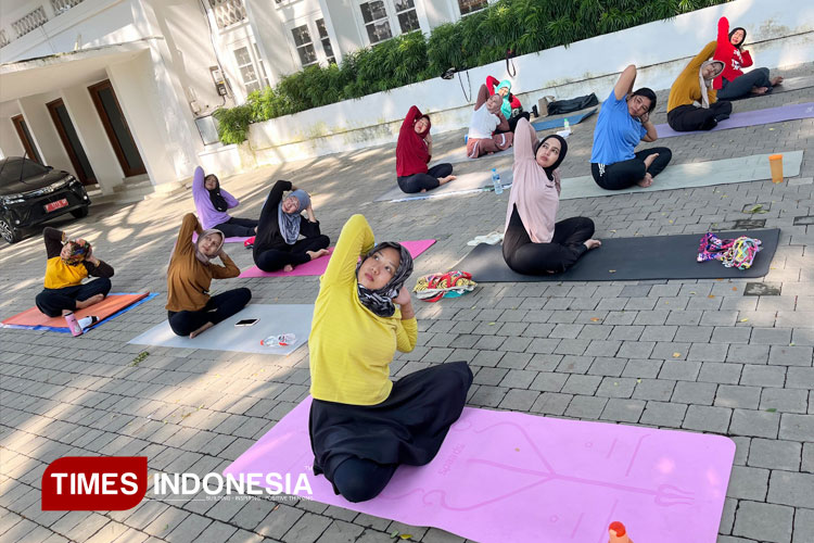 Olahraga Yoga, solusi menjaga kesehatan saat berpuasa. (FOTO : Ikromil Aufa/TIMES Indonesia)