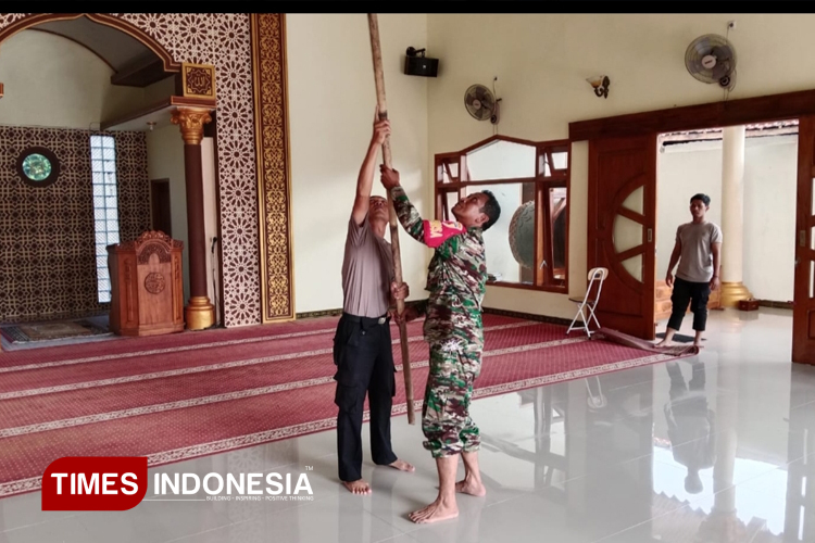 Gelar Bakti Religi, Kodim dan Polres Ponorogo Bersihkan Rumah Ibadah Jelang Ramadan