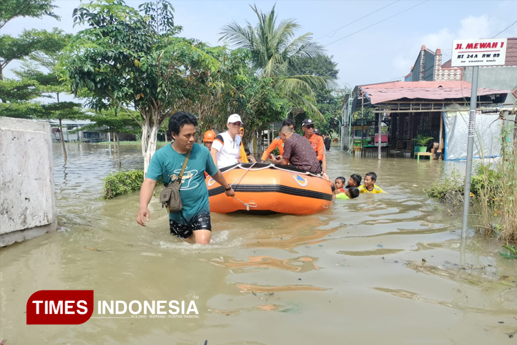 Banjir Luapan Kali Lamong dan Bengawan Solo Rendam Wilayah Gresik