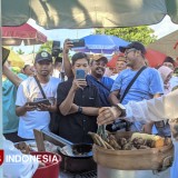 Pulang dari Retret, Bupati Banyuwangi Resmikan Pasar Takjil Ramadan Festival Ngerandu Buko