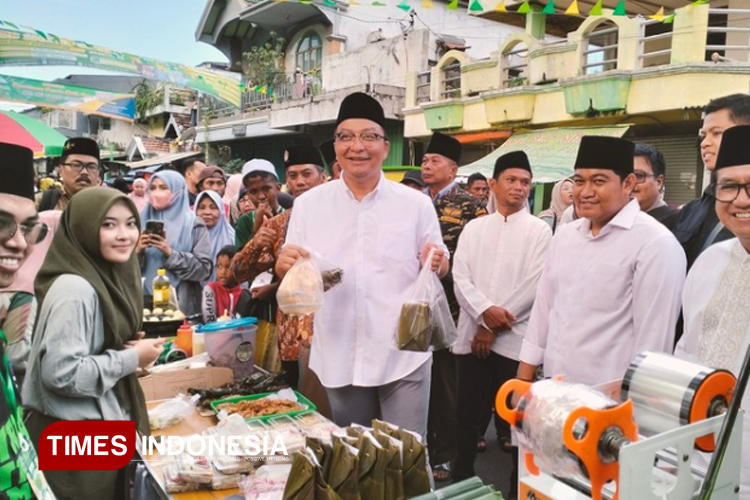 Pasar Takjil Terbesar di Gresik Hadir Kembali, Aneka Kuliner Tersaji