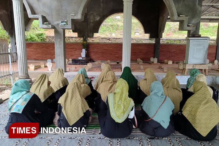 Makam Sarean Gede Semanten Pacitan. (Foto: Yusuf Arifai/TIMES Indonesia)