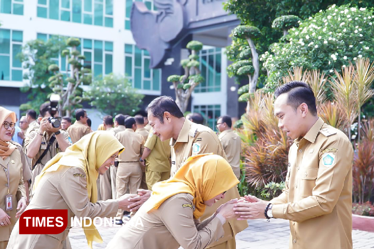 timesindonesia.co.id_tag_Bupati-Lamongan-Yuhronur-Efendi-c.jpg