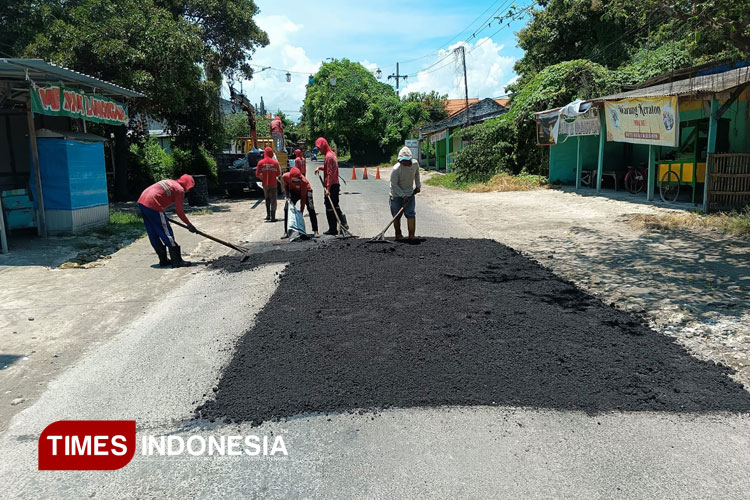 Dewan Apresiasi Kerja Tim URC Pemkab Gresik dalam Perbaiki Jalan Rusak